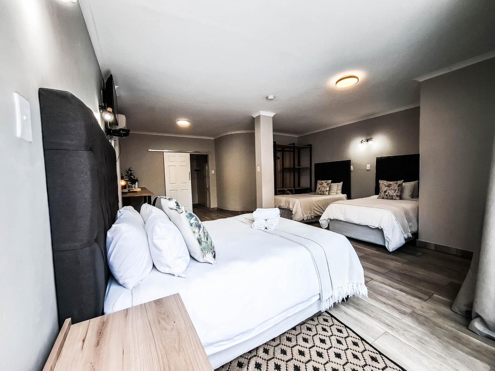 B At Home Guest House Piet Retief Exterior photo