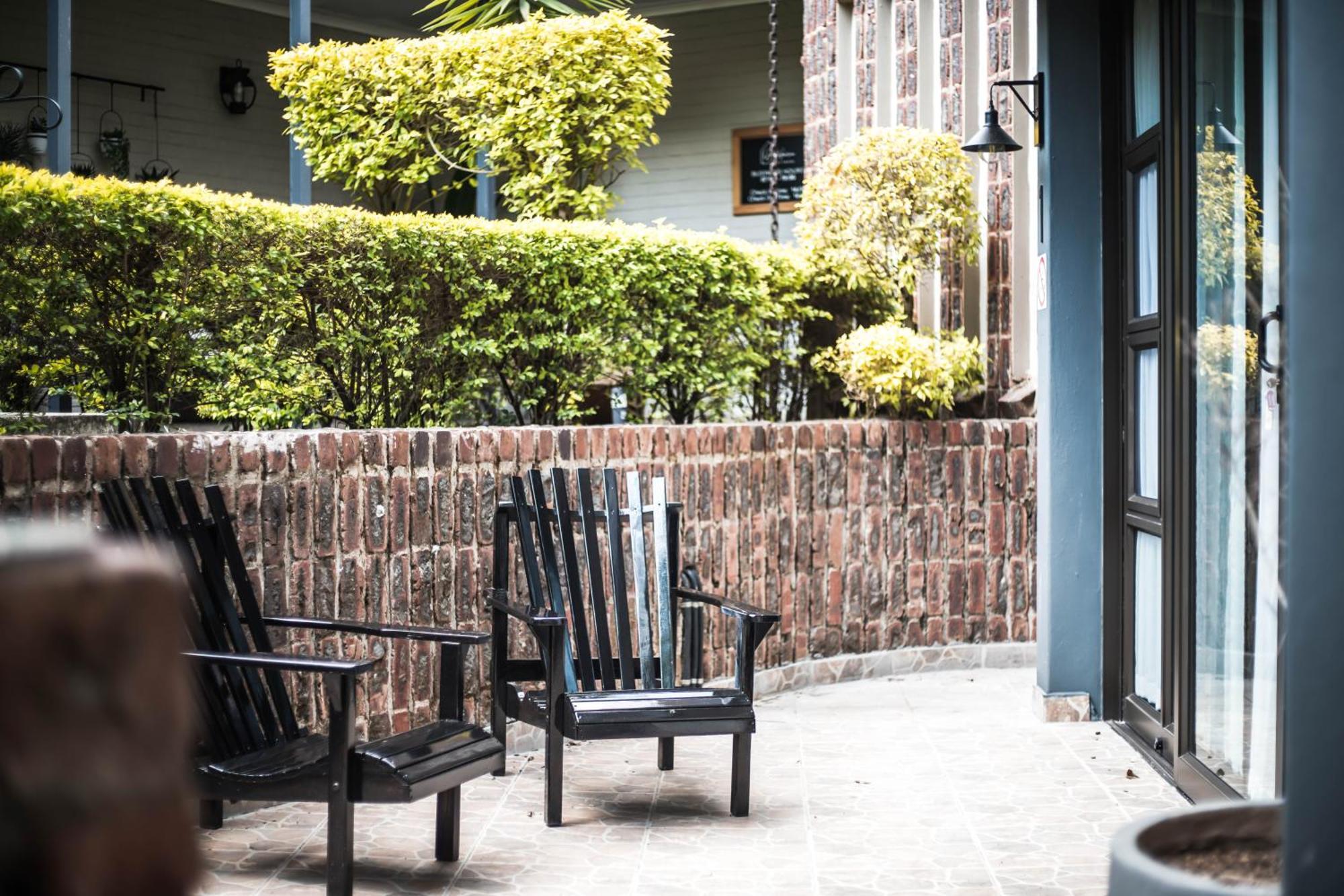 B At Home Guest House Piet Retief Exterior photo