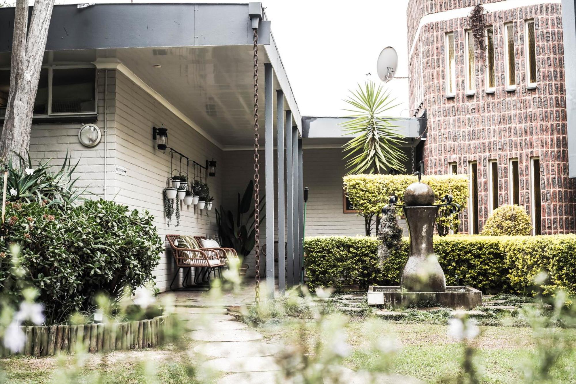 B At Home Guest House Piet Retief Exterior photo